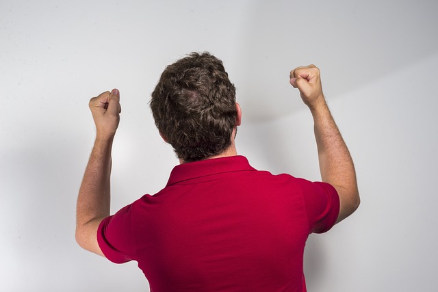 也传达出一 也传达出一